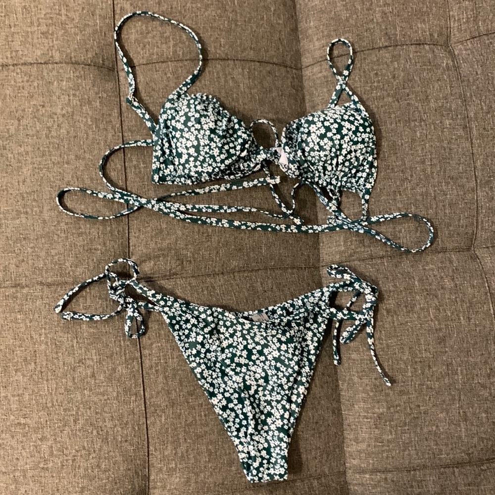 Forest green ditzy floral bikini